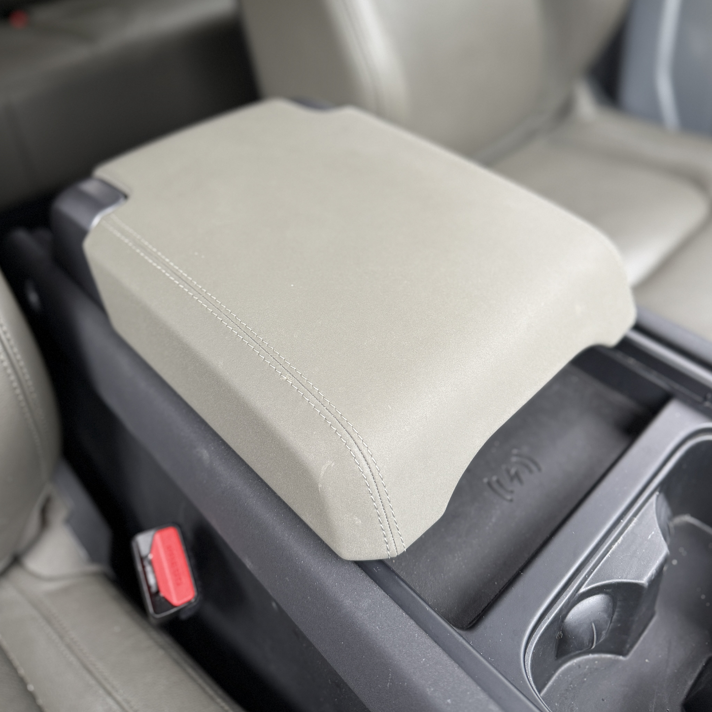 Defender Armrest Organizer